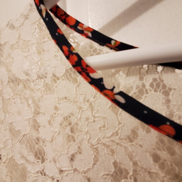 Papermoon Lace Floral Top - Picture 4 of 5